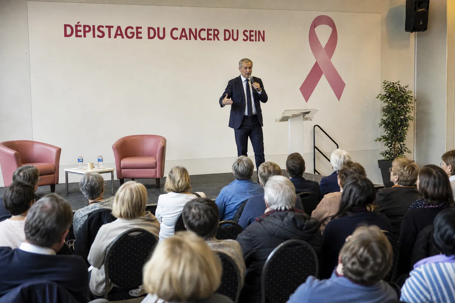 Cancer du sein : le témoignage d'un député pour briser le tabou du dépistage